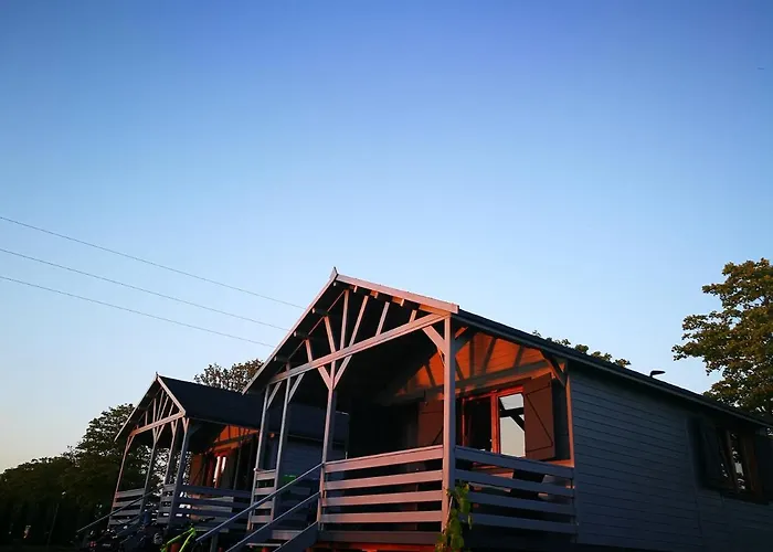 Lodge Domeki 4-6 osobowe Mścice